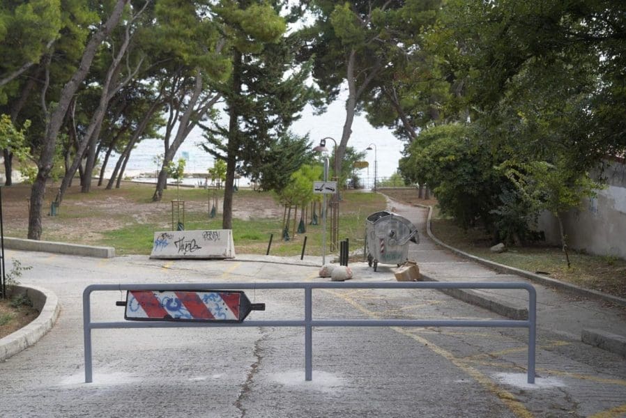 IVOŠEVIĆ U AKCIJI Grad zagradio restoran u Šumici: Onemogućeno i parkiranje između preostalih borova