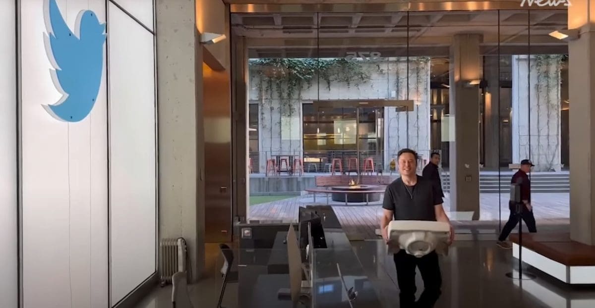 TWITTER "GORI" NAKON MUSKOVOG PREUZIMANJE "Odlazim u ponoć", pročitajte neke od reakcija