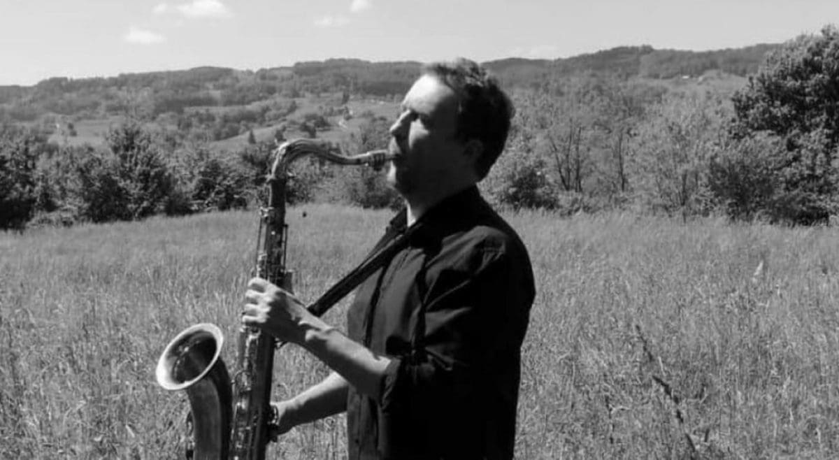 STRAŠNA TUGA I BOL Preminuo sin poznatog komentatora HRT-a: "Uvijek zaigran, nasmijan, i virtuozan"