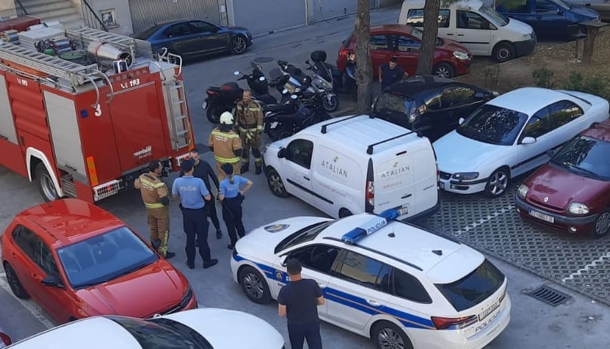 VATROGASCI I POLICIJA DOJURILI U VINKOVAČKU Pregledali zgradu, no sve što je bilo "sporno" je ono što su dvije cure radile na balkonu