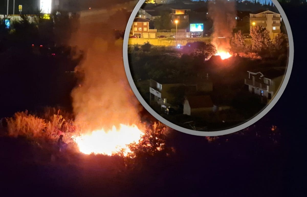 SIRENE NA SMOKOVIKU Planulo tik uz prometnicu, splitski gasitelji su na terenu: Evo kakva je trenutna situacija na požarištu...