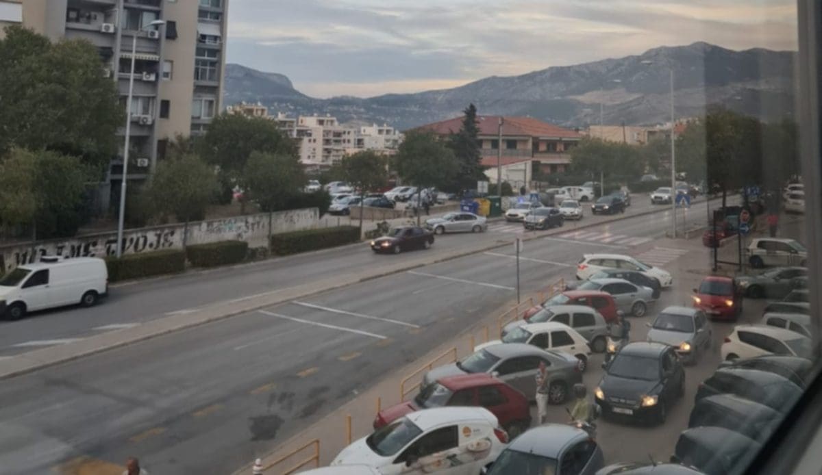 UZNEMIRUJUĆE SCENE U VUKOVARSKOJ Čovjek pohitao u pomoć oborenom pješaku: "Tekla je krv iz glave, bilo je užasno to vidjeti"