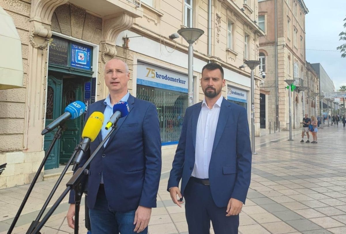 PULJAK I IVOŠEVIĆ "Jezgra se pretvara u fast food i disko na otvorenom, neka se konzervatori javno očituju!"