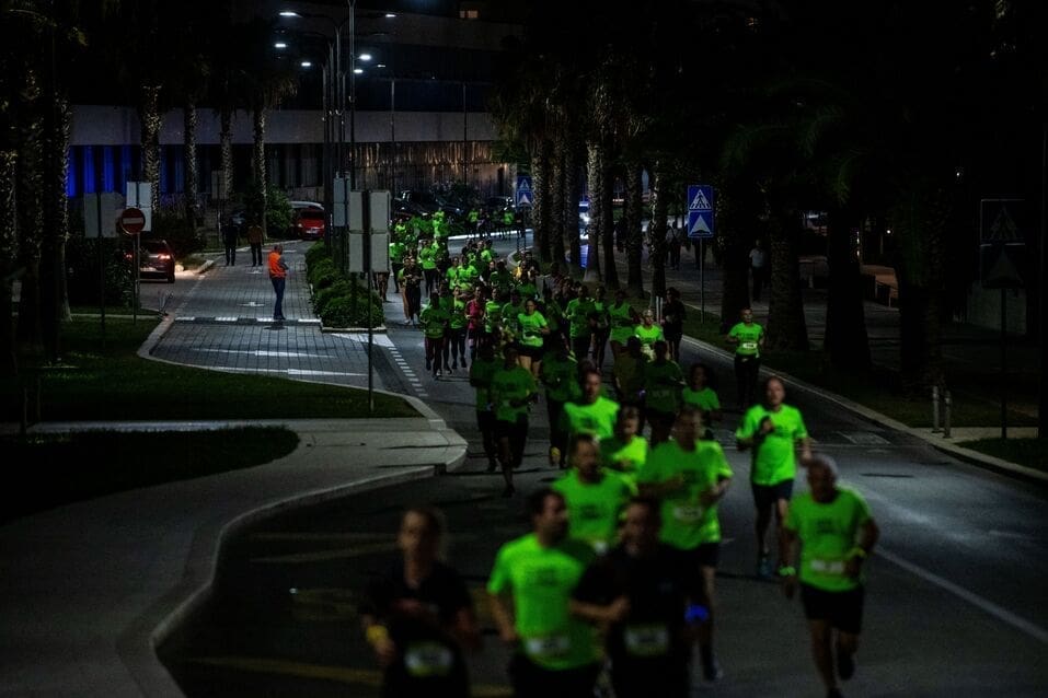 SPLIT 'SVITLO' U MRAKU! Trkači Glow Runa powered by Konzum obasjali put od Rive do Vile Dalmacije