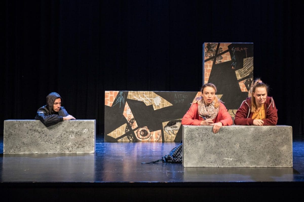 KAZALIŠNE PREDSTAVE U MJESECU HRVATSKE KNJIGE Prva na repertoaru je predstava za mlade „Sve 5“