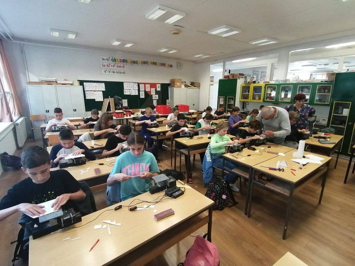 RADIONICE MODELARSTVA DPTK Split i u osnovnoj školi 'Mertojak'