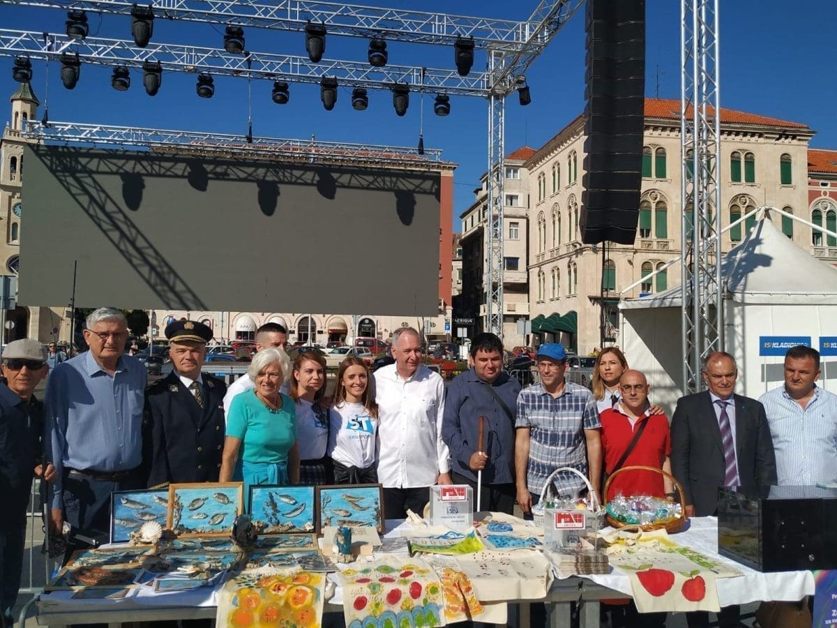 VAŽNA SURADNJA SPLITSKE UDRUGE SLIJEPIH Partneri su u Erasmus+ projektu Suradnja za socijalno uključivanje mladih s oštećenjem vida kroz „Mindful Art“ terapiju!