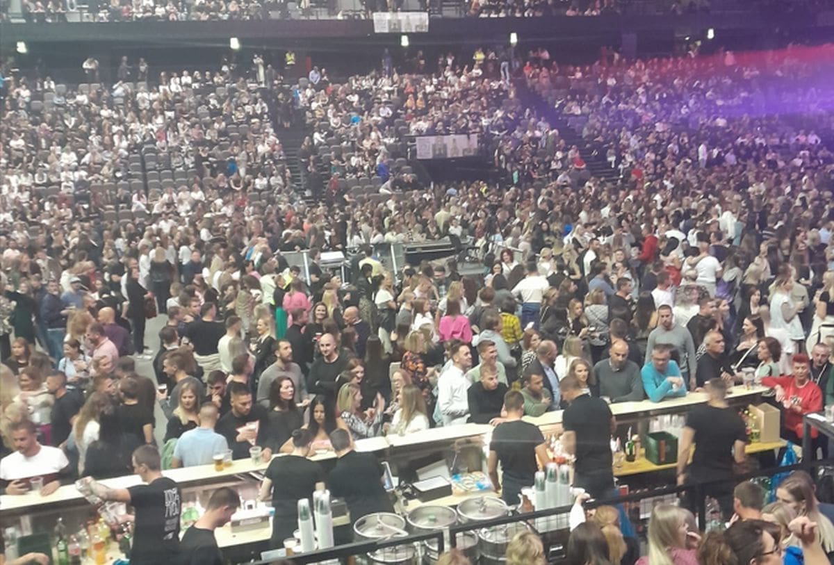 SPALADIUM ARENA POLAKO SE PUNI Sve je spremno za veliki koncert Doris Dragović koji će, prema najavama, nadmašiti sve do sada viđeno