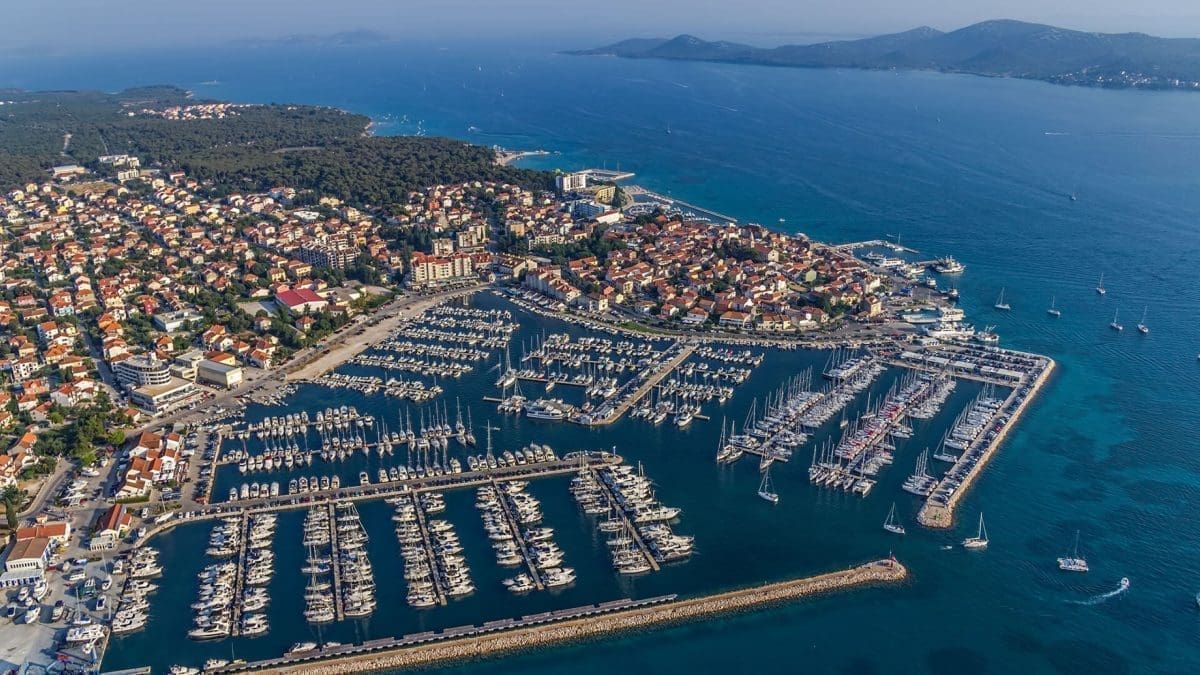 MJESTO TRAGEDIJE Vlasnik je HDZ-ov vijećnik, u klubu su se tukli i ranije, a zbog njega Biograd zovu Beograd na moru