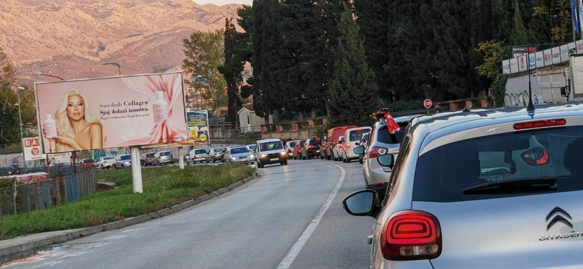 OGROMNA GUŽVA KROZ DUJMOVAČU Čitatelj: "Hoće li tko od odgovornih pogledati ovaj dio grada?"