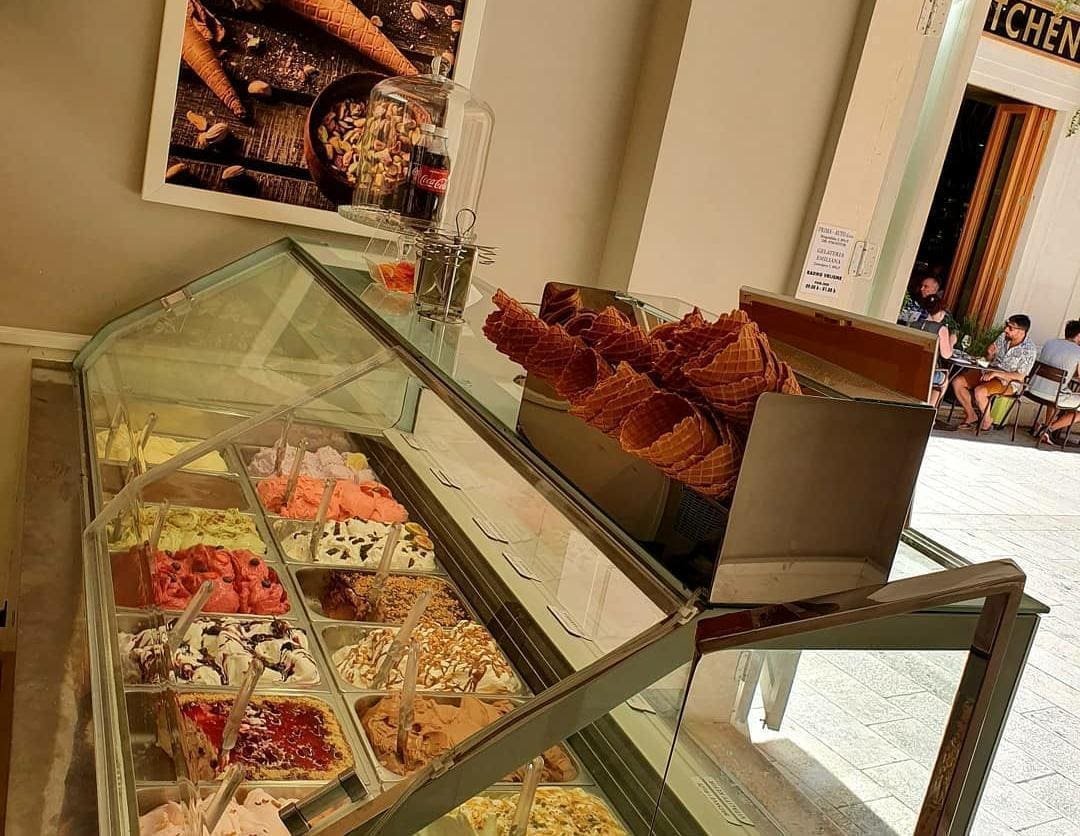 SVI NA SLAJIĆ! Popularna splitska sladoledarnica danas dijeli omiljenu poslasticu - besplatno!