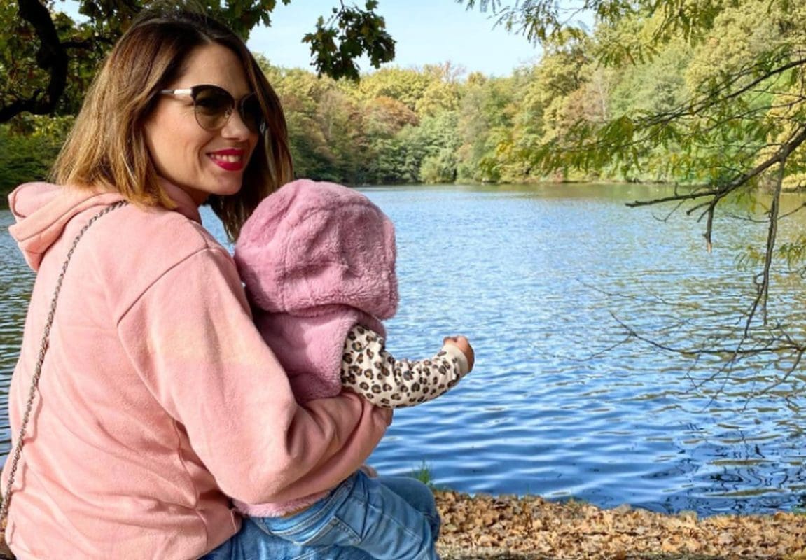 ŠOK NA ZARAZNOJ Naša poznata glumica završila u bolnici s bebom pa prozvala Vladu i Beroša: 'Nema lijeka već dva tjedna, halo?!'