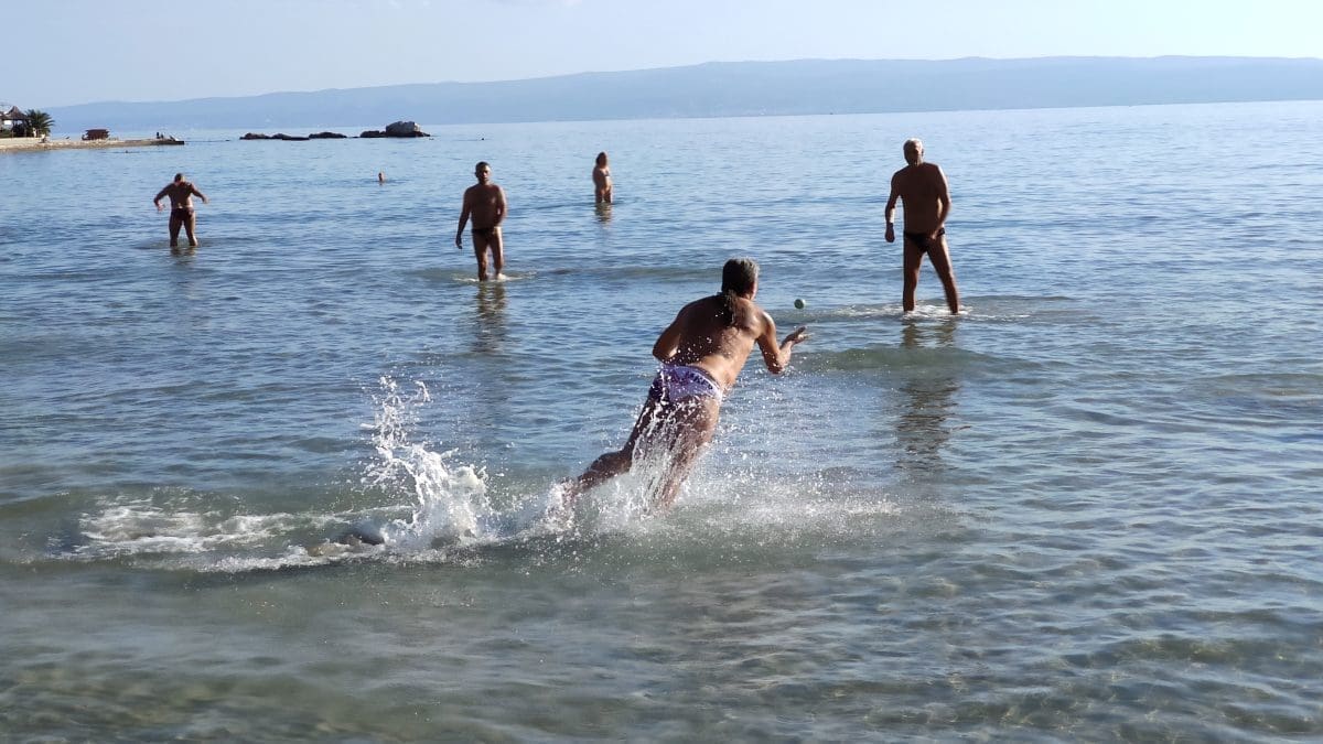 Svi se pitaju gdje je splitski pjevač 'nestao' s Bačvica: Njegovo priznanje sve otkriva