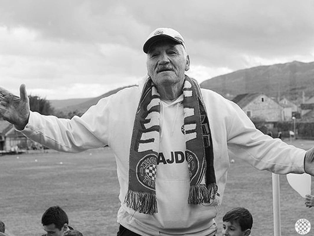 PARTIJA JE BARBA JURE "Hajduče, hajdučki puče, tužna srca vas obavještavamo da nas je napustio Barba Jure"