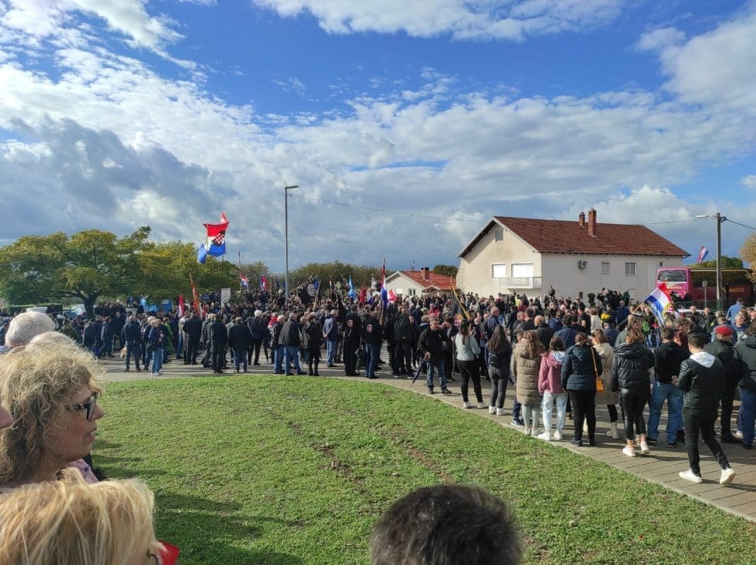 Škabrnja: Skupljaju se potpisi da SDSS-ovci ne dođu na obilježavanje Dana sjećanja