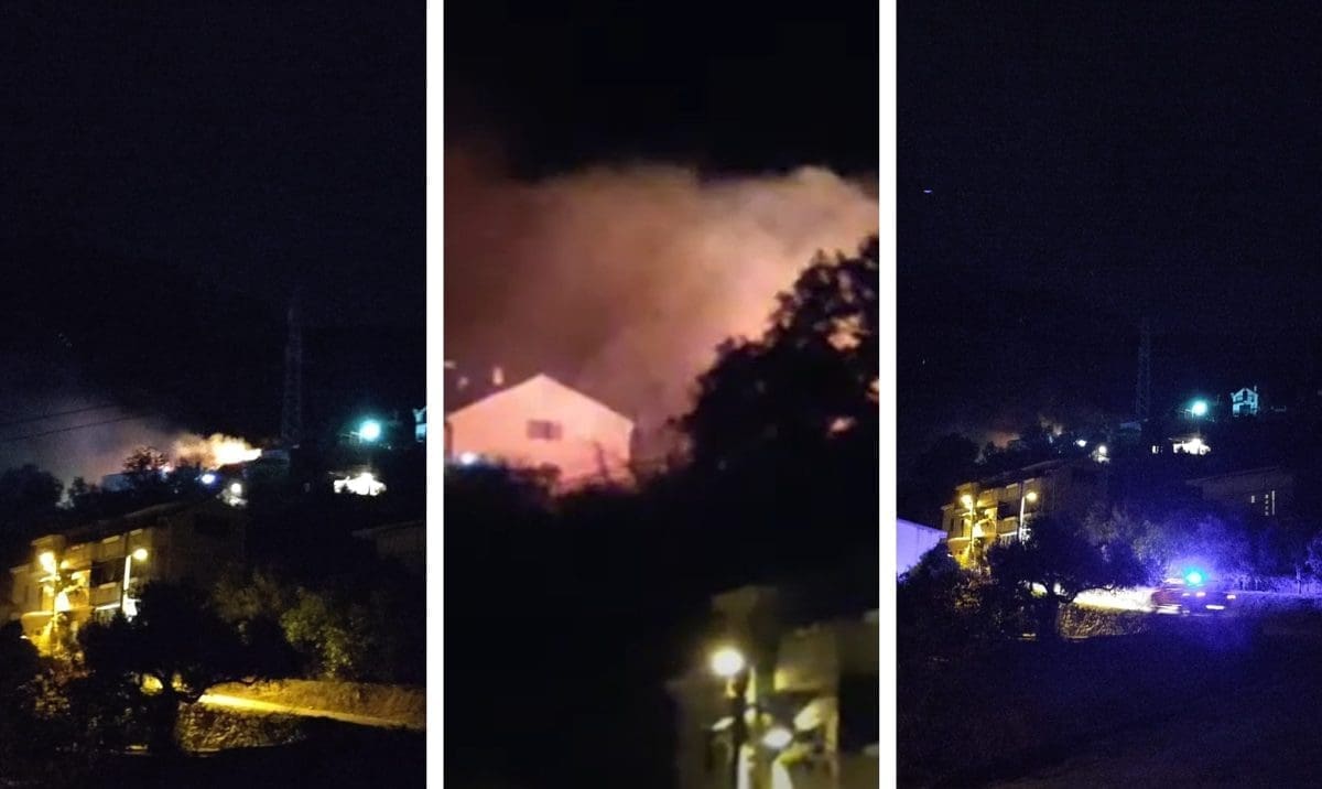 VATRENA BUKTINJA BLIZU KUĆA U SPLITU Veliki požar izbio na istoku grada, puno gasitelja na terenu! Zapovjednik vatrogasaca za Dalmaciju Danas: "Nema više otvorenog plamena"