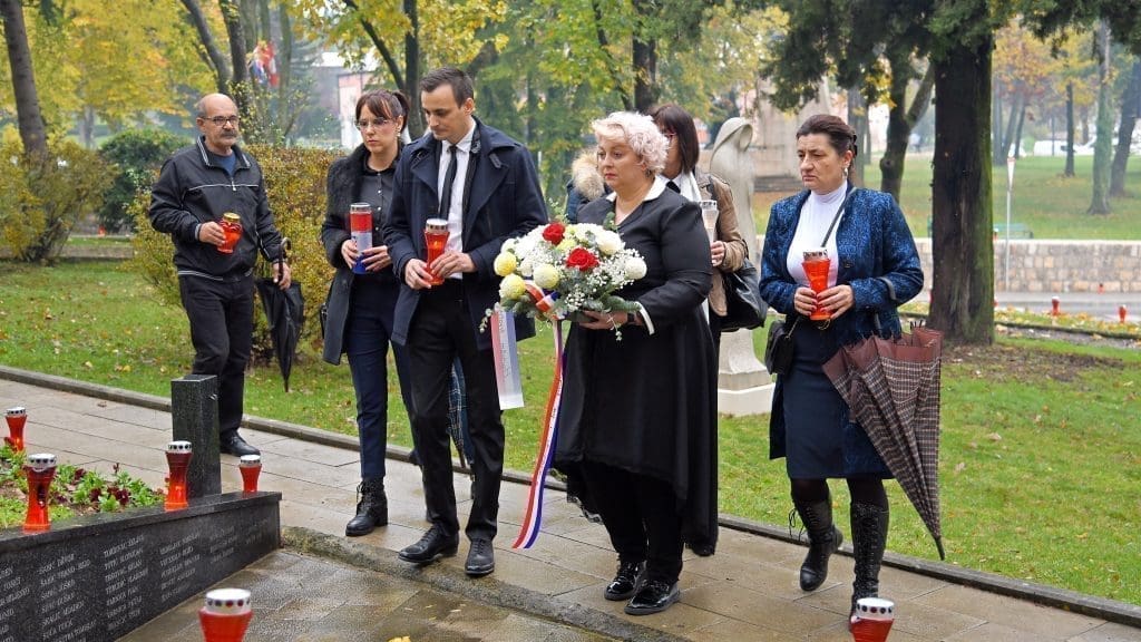 Sinj: Obilježen Dan sjećanja na žrtve Domovinskog rata i Dan sjećanja na žrtvu Vukovara i Škabrnje