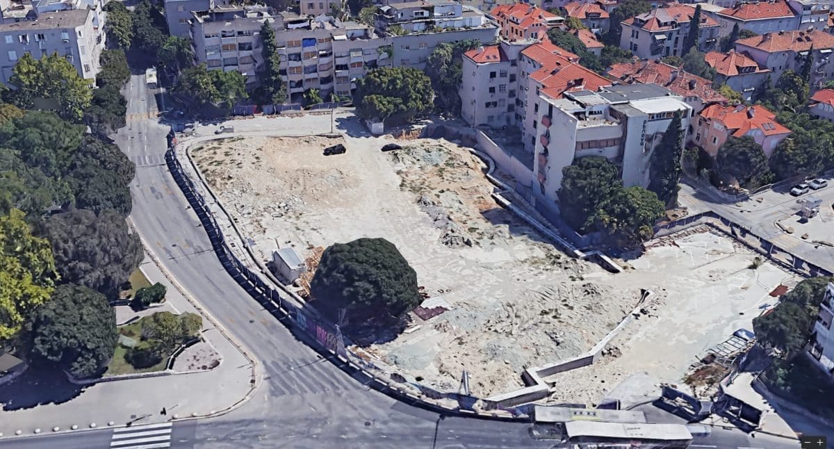 OGLASILI SE IZ 'SMALL MALLA' Pogledajte što su otkrili Dalmaciji Danas: "Više od 500 parkirnih mjesta za javnu uporabu. Novi objekt će imati i restoran te urede"