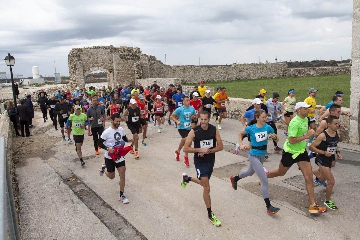 DAN GRADA Ivan Bulić i Lucija Kopić pobjednici kišnog i vjetrovitog polumaratona Nin-Zadar