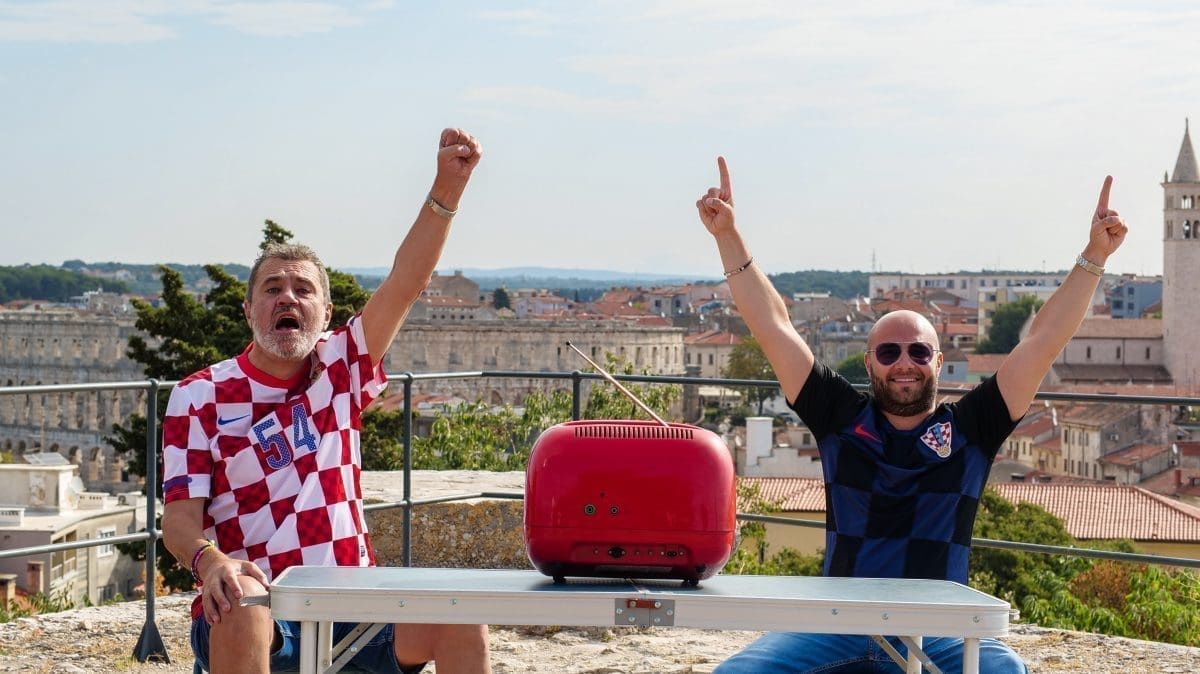 "MILIJUNI SRCA" Valerio Ricchiuto i Alen Vitasović o himni koju su otpjevali hrvatskim nogometašima