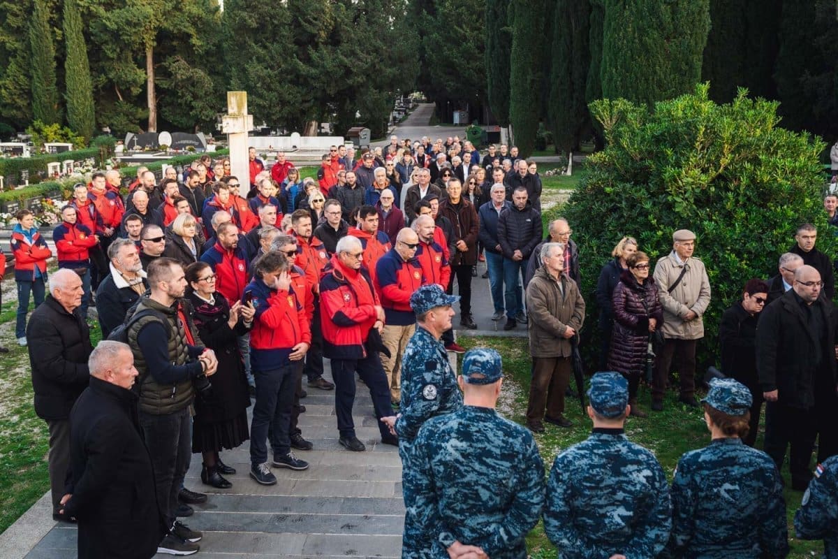 OGROMNA TUGA NA LOVRINCU Na posljednji počinak ispraćen splitski planinar
