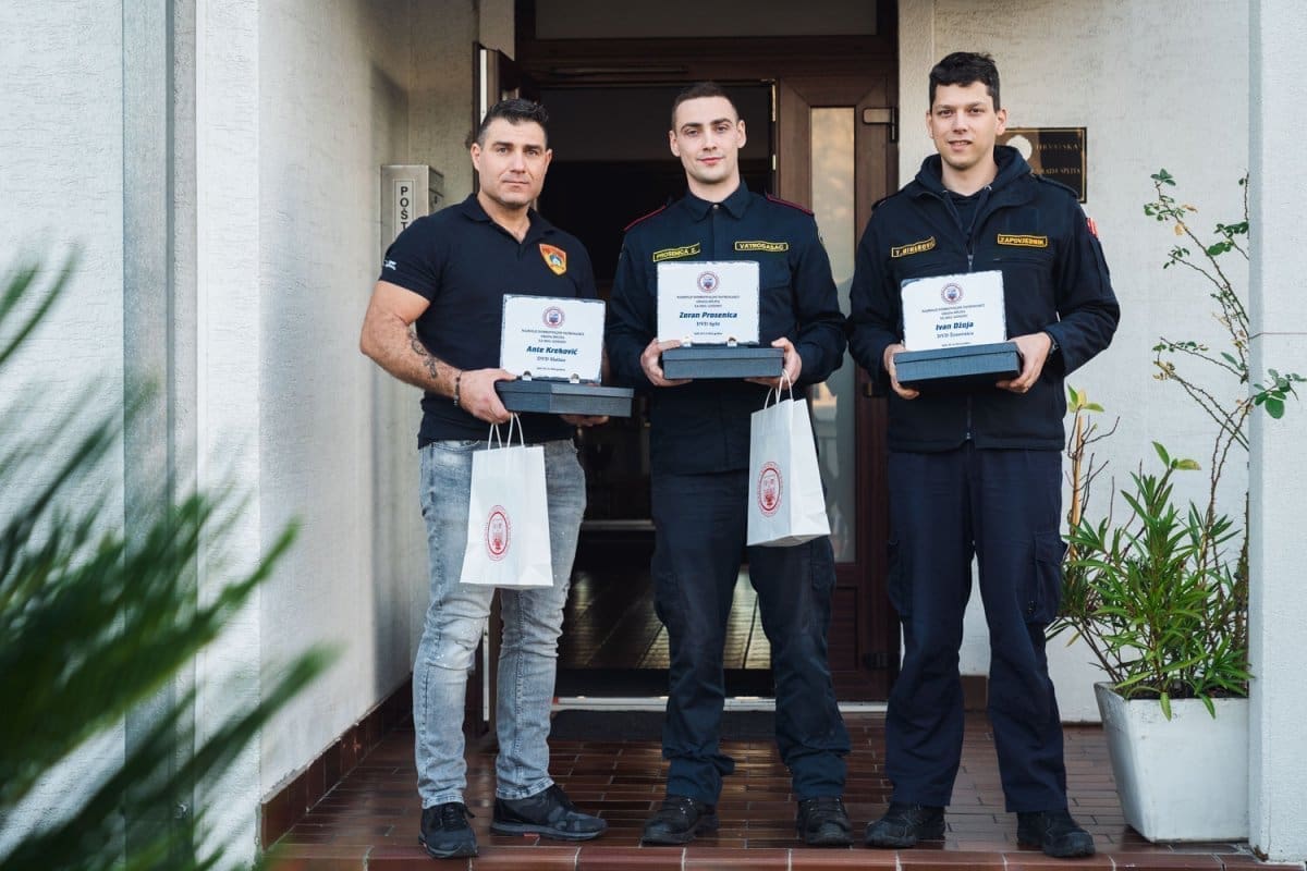 BRAVO MOMCI I HVALA VAM! Dodijeljene nagrade za najbolje među splitskim vatrogascima: "Danas je rijetkost da ljudi svoje slobodno vrijeme odvajaju na društvene djelatnosti"