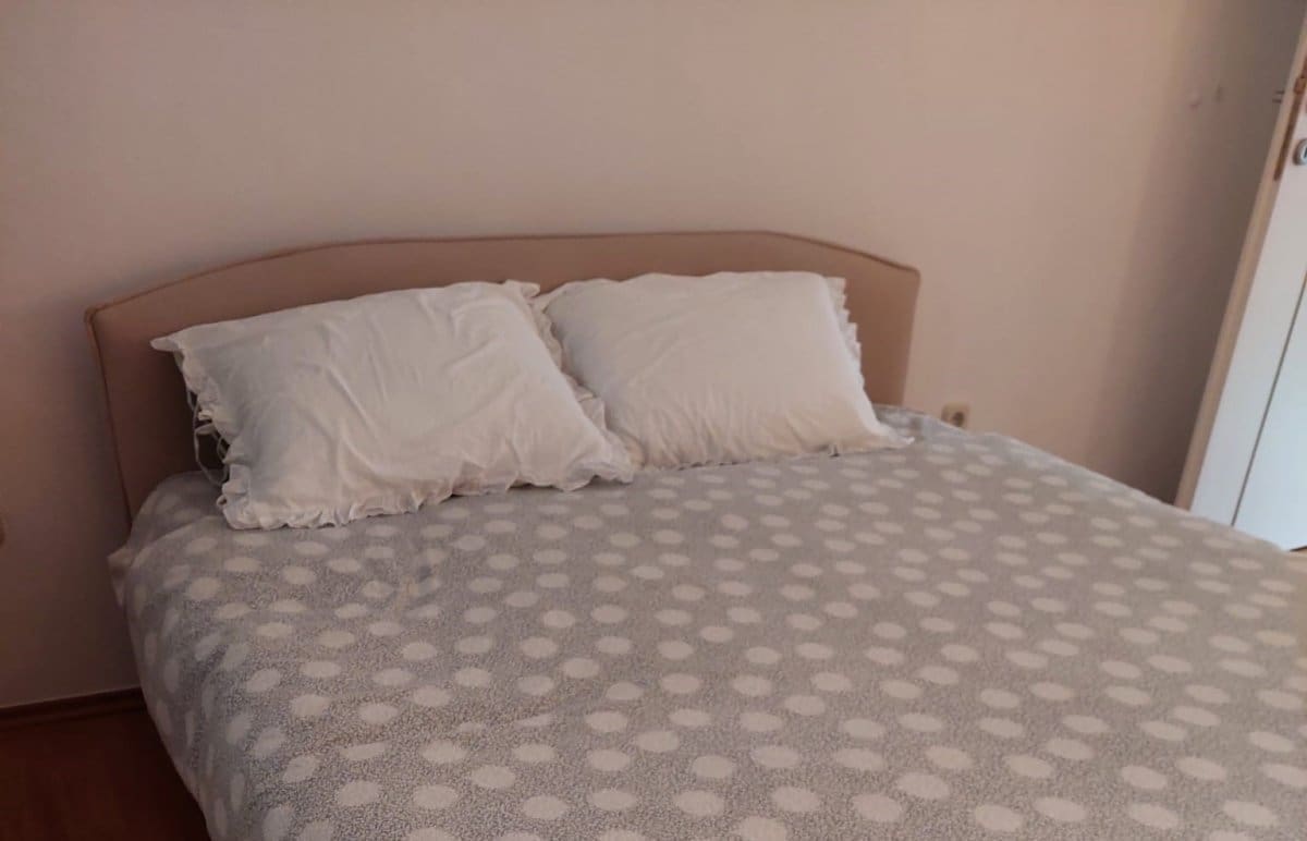 URNEBESNI OGLAS U SPLITU Poklanja se krevet, moguća i dostava: "Ispod mogu stat dica i dvi tuđe žene ako imate..."