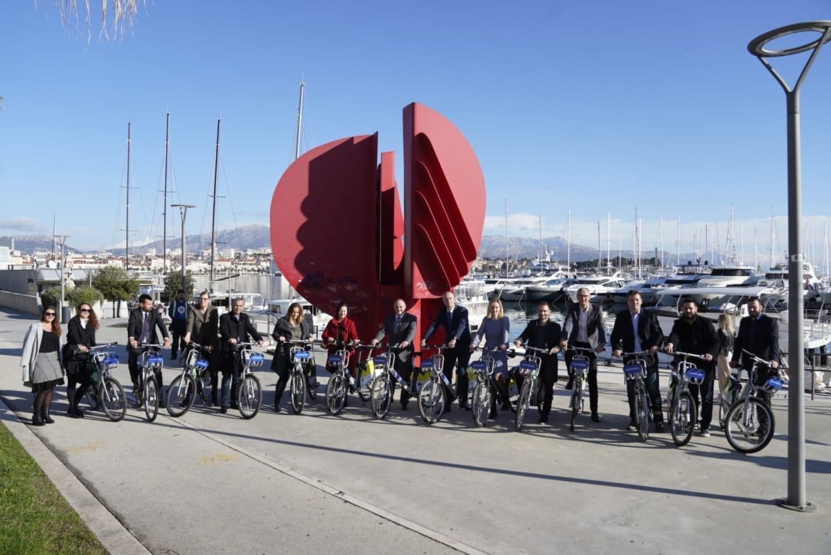 STRATEŠKI PROJEKT "BIRAJ BICIKLU!" ISPUNIO OČEKIVANJA Puljak: "Staza od Dujilova do Stobreča će biti kroz par godina"