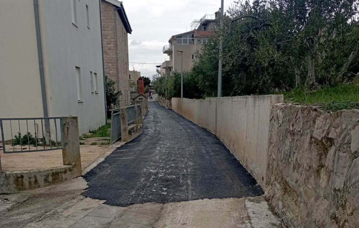 Novi sloj asfalta u Griljevcu, riješen problem oborinske odvodnje