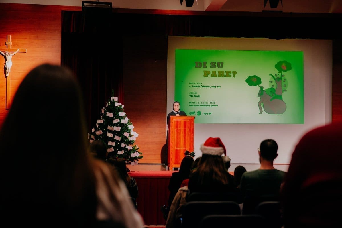 "DI SU PARE?" Nadzemljaši održali još jedan susret u sjemeništu: "U životu treba štedjeti, ali ne tjeskobno i ne s brigom"