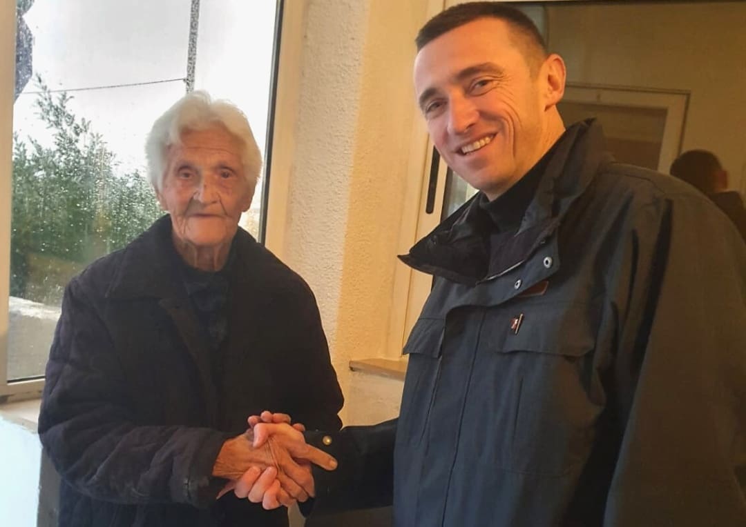 Penava posjetio jednu od najstarijih stanovnica Makarskog primorja koja poručuje: "Nemojte odustati od domovine!"