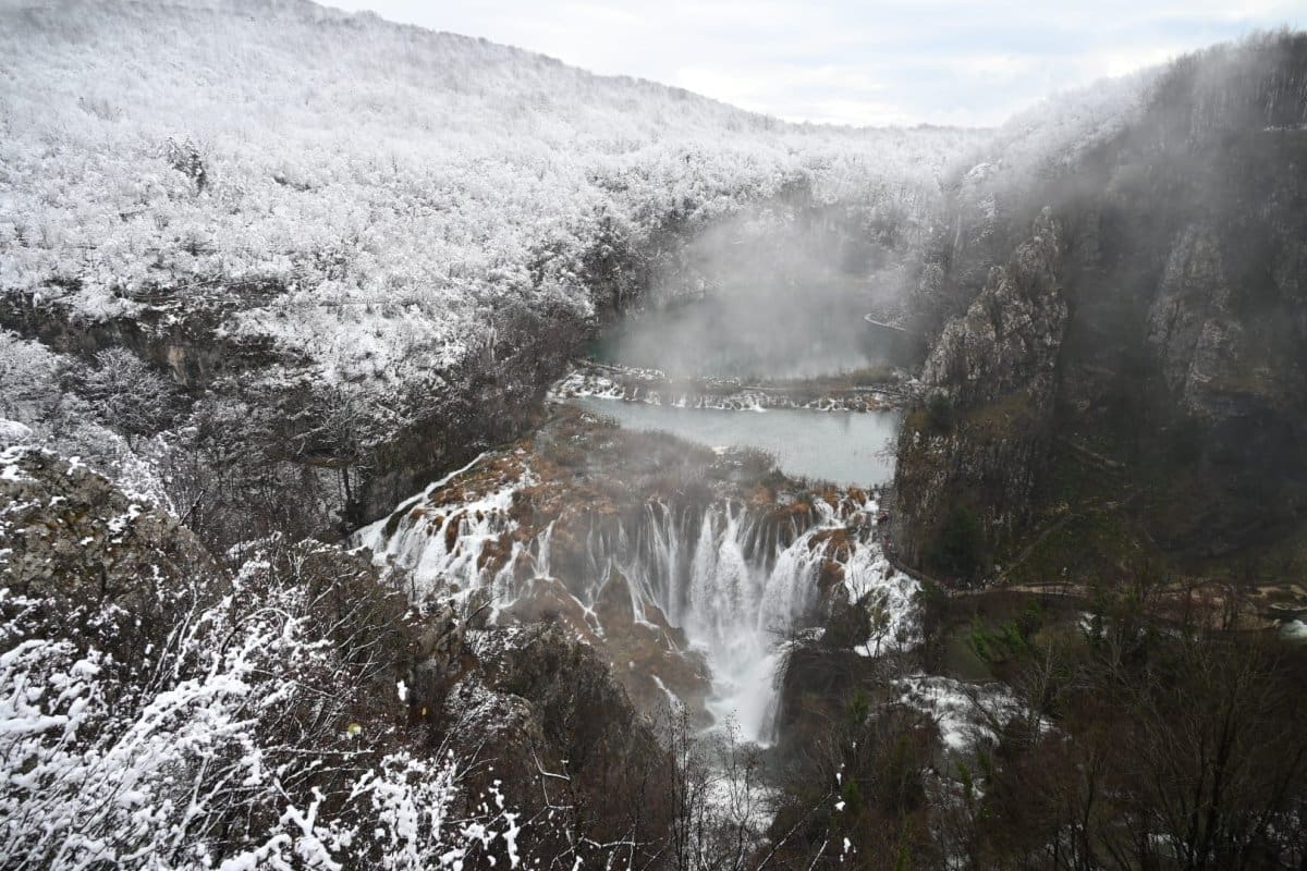 FOTOGALERIJA Prizori koji oduzimaju dah: Zimska idila na Plitvičkim jezerima