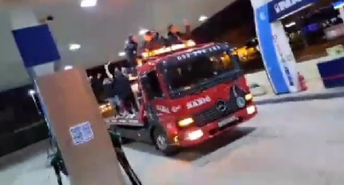 SPEKTAKL U DALMACIJI Vidjeli smo svakakvih proslava pobjede Vatrenih, ali ova nadilazi dosad viđeno