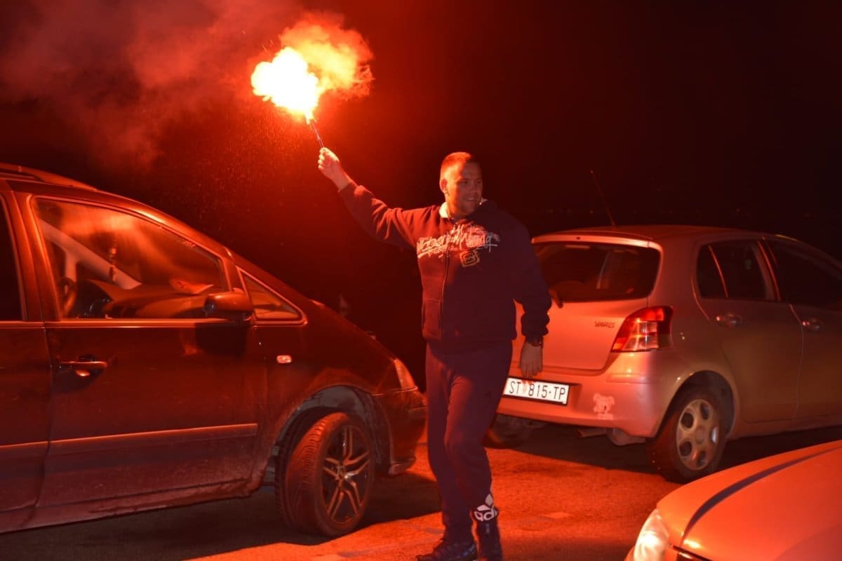 slavlje-kastela-navijaci (1)