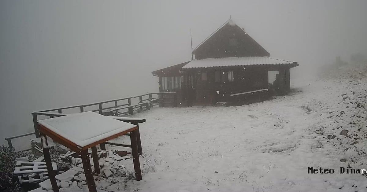 SNJEŽNA IDILA NA DINARI I KAMEŠNICI Snijeg pada u najvišim predjelima Dalmacije
