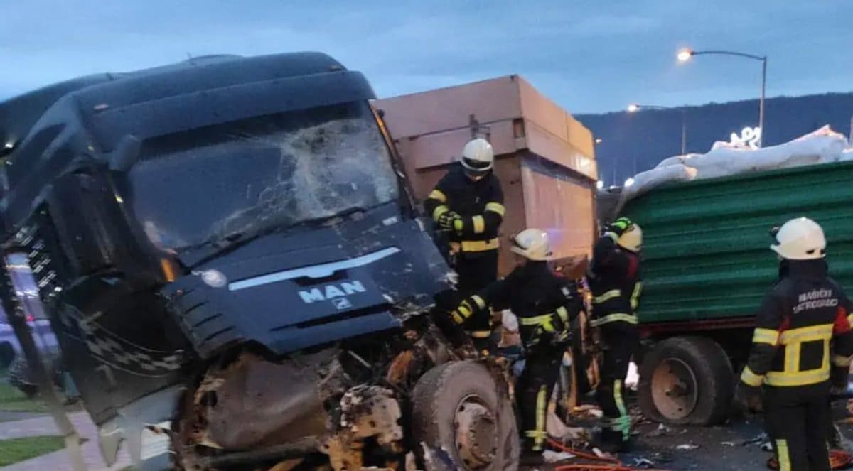 STRAŠNA NESREĆA Cesta je zatvorena u oba smjera, dogodio se teški sudar traktora i kamiona