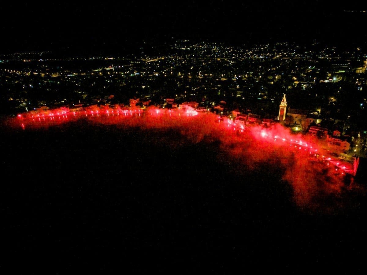 MORE EMOCIJA U KAŠTELIMA Prijatelji se oprostili od tragičnog preminulog Luke Grlovića