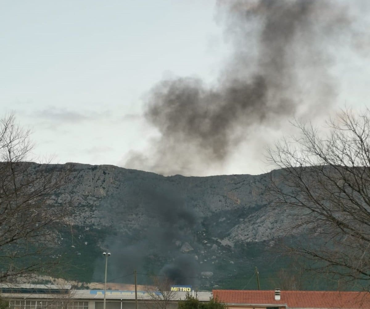 ŠTO SE DOGAĐA U KAŠTELIMA? Gusti crni dim se nadvio iznad poznatog trgovačkog lanca