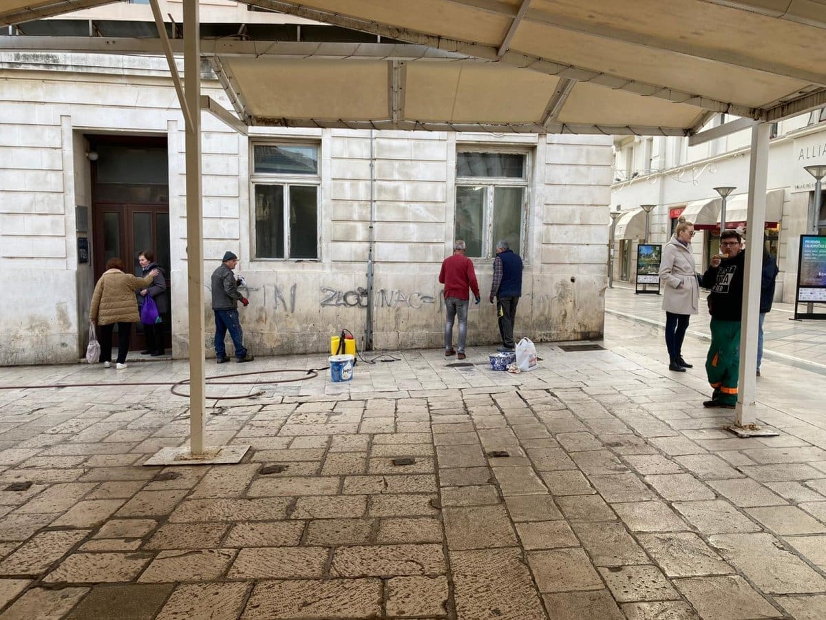 Noćas osvanuli grafiti po centru grada, krenulo se s uklanjanjem