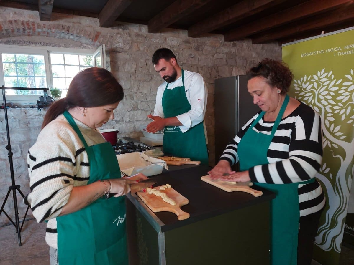 NEZAPOSLENI STE I VOLITE KUHAT? Evo prilike, prijavite se na besplatne edukacije!