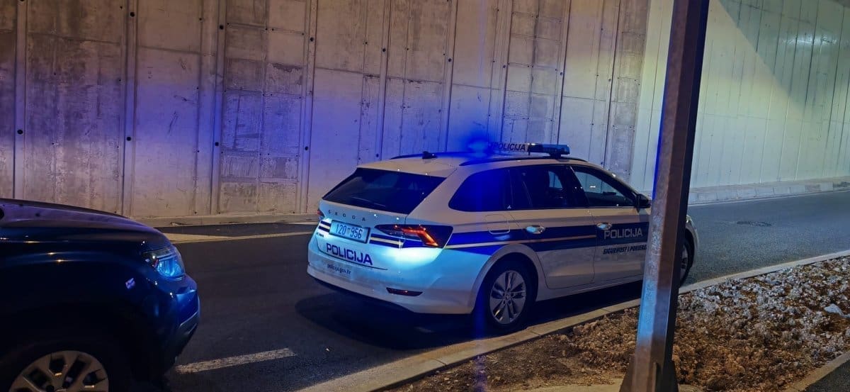 SUDAR NA DALMATINI Vozi se jednim prometnim trakom uz ograničenje brzine 40 km/h