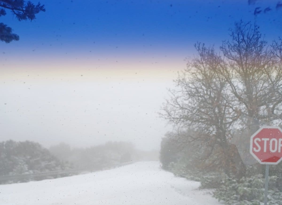 SNIJEG DOLEPRŠAO I NA OTOKE Pogledajte idilu snimljenu na Braču
