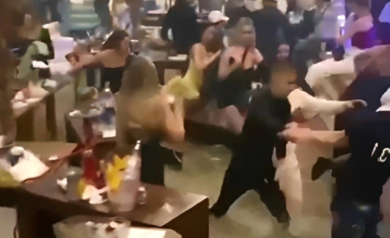 NEVIĐENA DRAMA U SUSJEDSTVU Potonuo splav, sve je više detalja: "Ljudi su skakali jedni preko drugih"