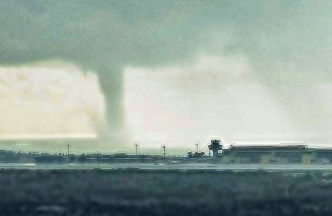 NIMALO MIRAN PETAK U DALMACIJI U moru ispred Zračne luke 'zaplesala' je pijavica