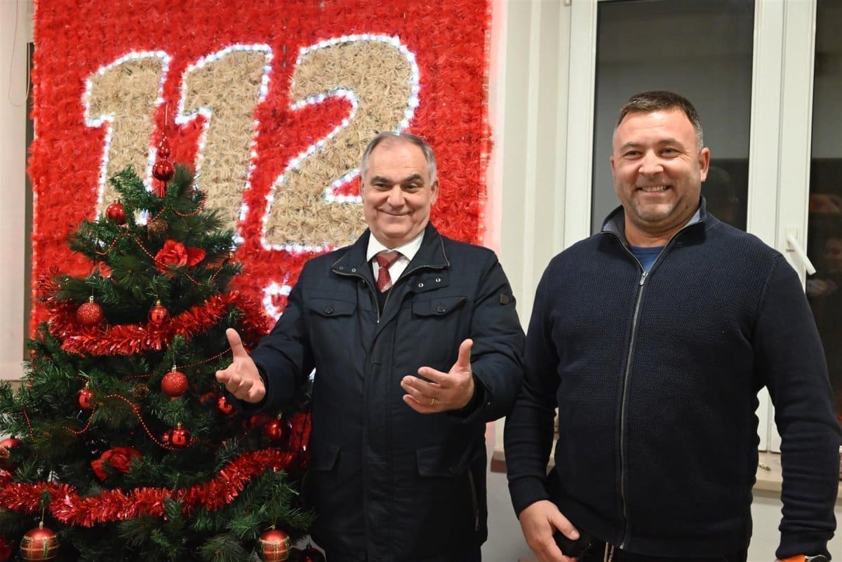 ŽUPAN BOBAN POSJETIO DEŽURNE SLUŽBE: "Svim građanima želim da se za točno 365 dana nađemo u istoj noći, na istim trgovima diljem naše županije i da komentiramo kako je bila dobra godina"