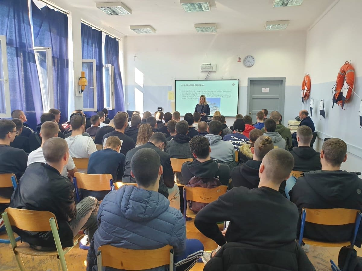 Predstavnici ACI marine Split održali gostujuće predavanje budućim pomorcima