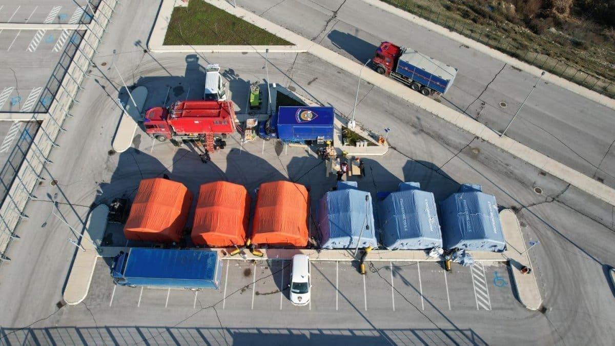 HRVATSKI TIM U HATAYU DAJE SVE OD SEBE Iz Hrvatske upravo kreće sedam šlepera humanitarne pomoći za Tursku i Siriju