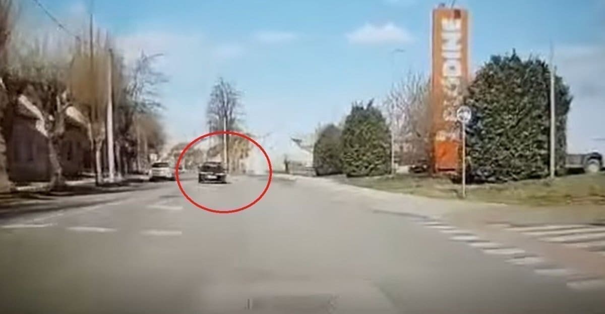 ZA DLAKU IZBJEGNUTA TRAGEDIJA Pogledajte sulud pothvat ovog "vozača"