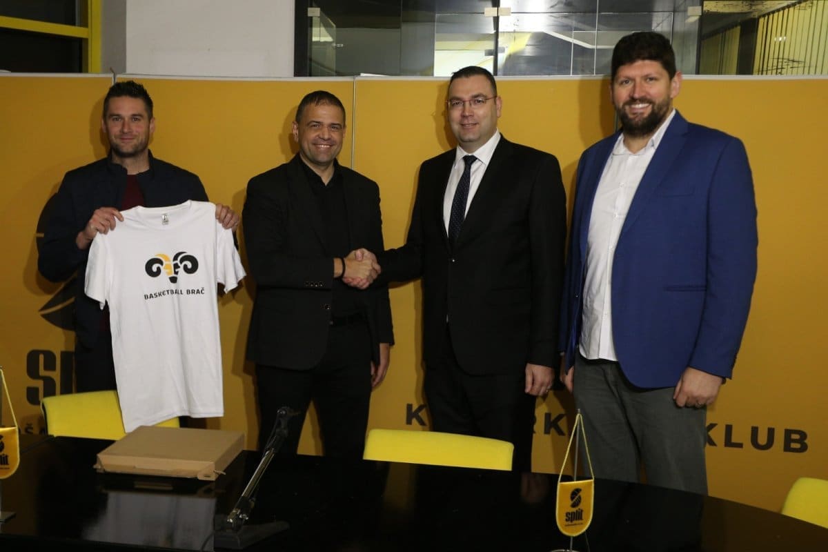 NOVI ČLAN SPORTSKE OBITELJI Brački košarkaši zajedno s KK Splitom: "Vjerujem u obostranu suradnju na najvišem nivou"
