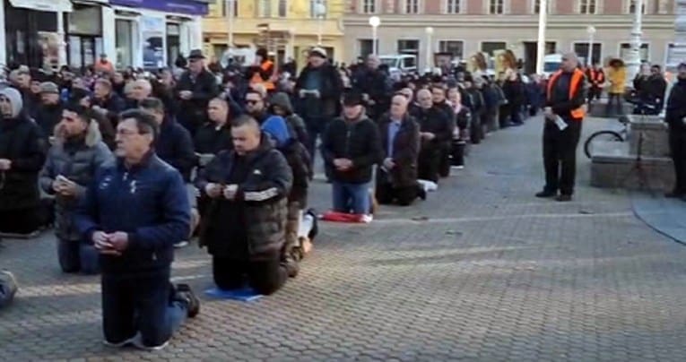 PRVI KOJI JE UPUTIO KRITIKU Biskup javno prozvao klečavce: "Molitva nije manifestacija pred drugima..."